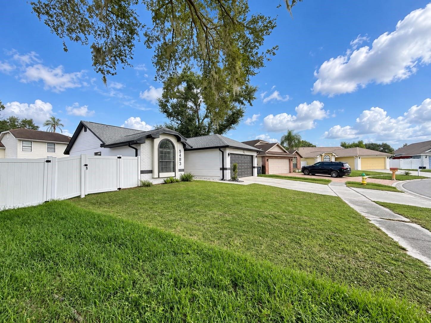 5483 FRIARSWAY DR — photo 3