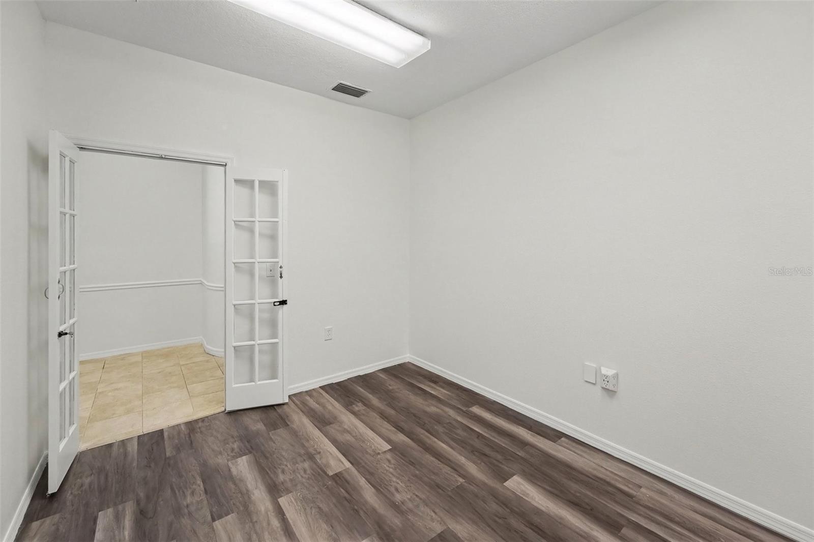 10943 COUNTRYWAY BLVD — photo 10