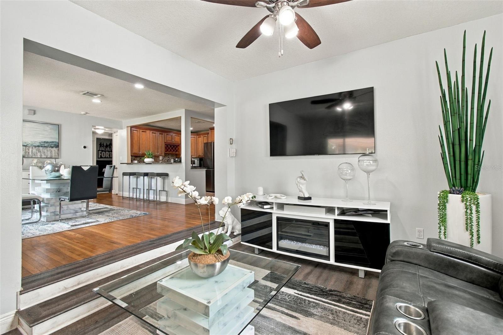 11006 N OAKLEAF AVE — photo 8