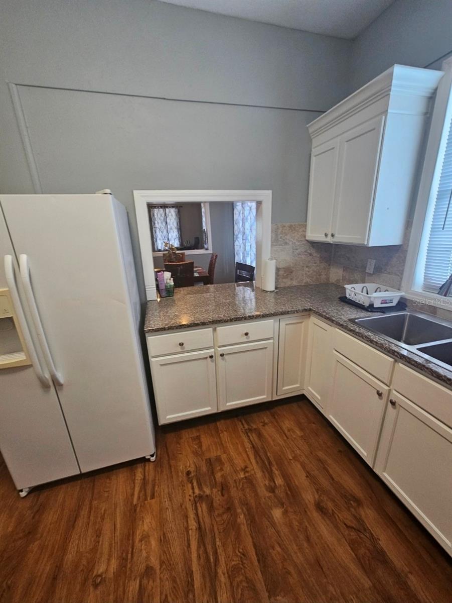 2408 N ALBANY AVE — photo 6