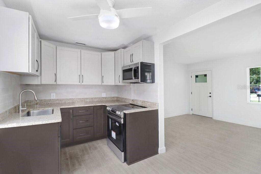 810 PATBUR AVE — photo 8