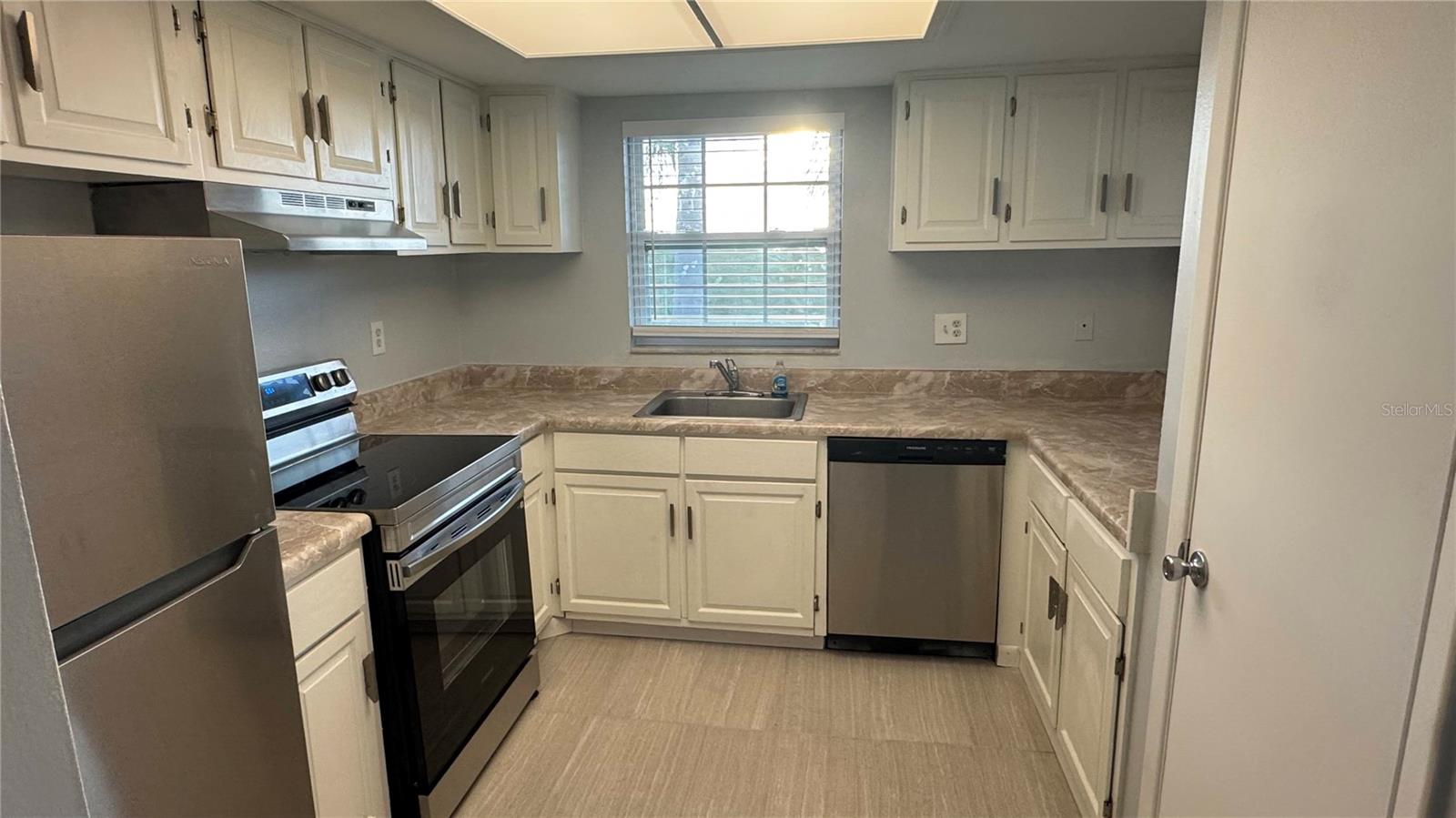 8827 BAY POINTE DR #203 — photo 5