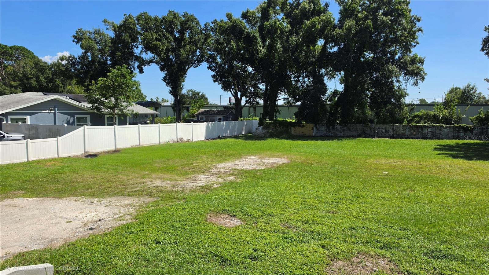 4034 W COMANCHE AVE — photo 2
