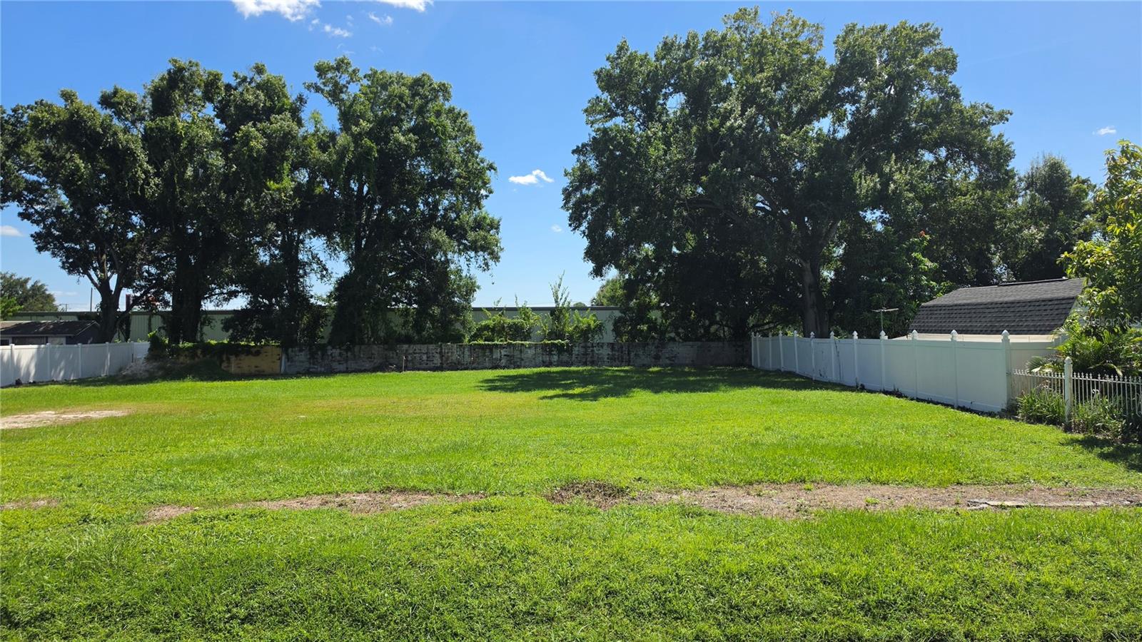 4040 W COMANCHE AVE — photo 2