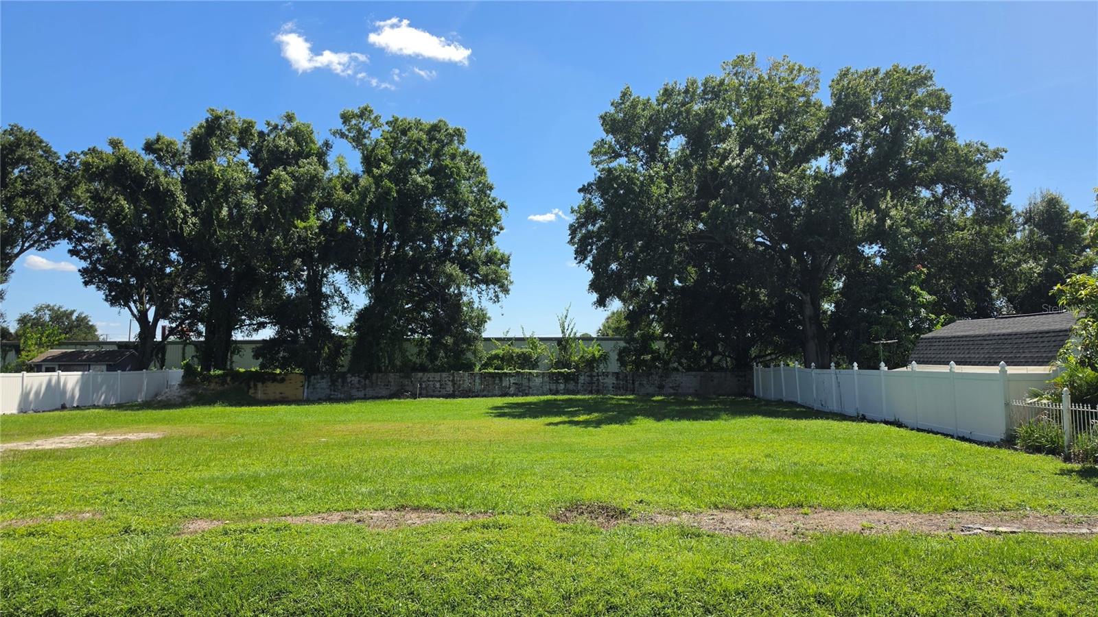 4040 W COMANCHE AVE