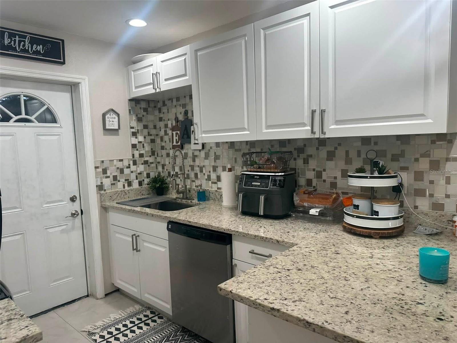 7502 MELALEUCA LN — photo 6