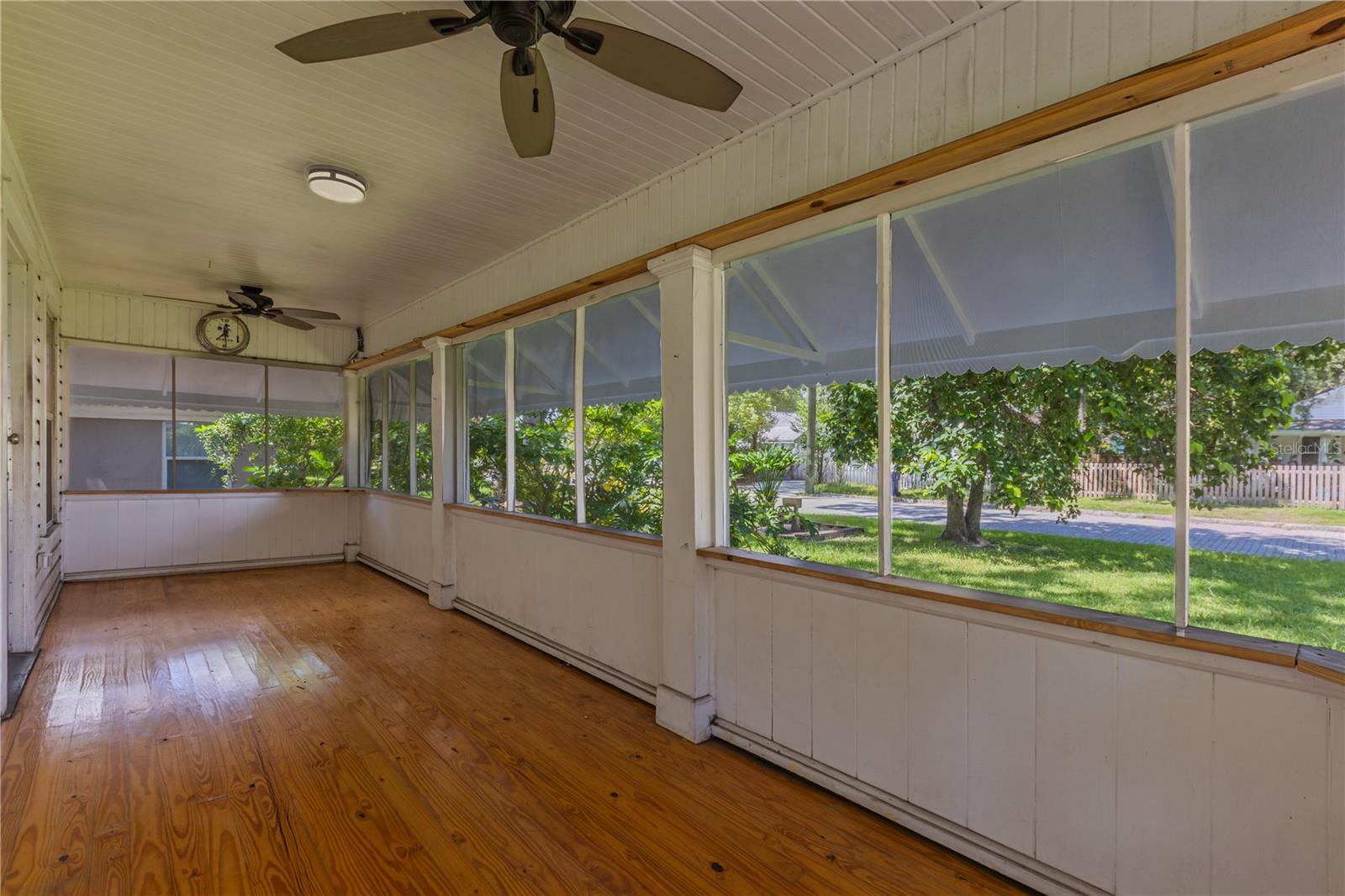 805 E LAMBRIGHT ST — photo 3