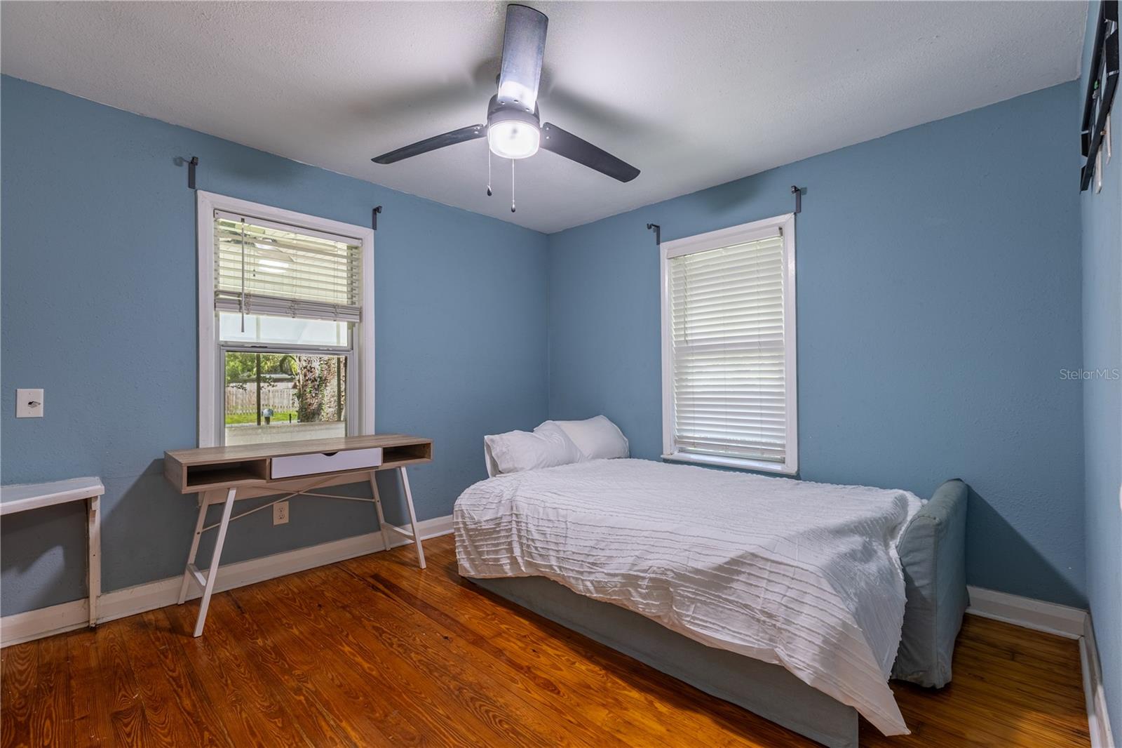 805 E LAMBRIGHT ST — photo 8
