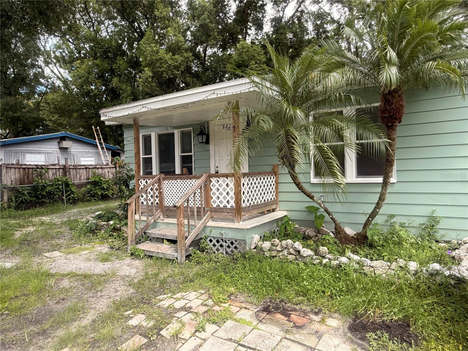 8425 N JONES AVE — photo 3