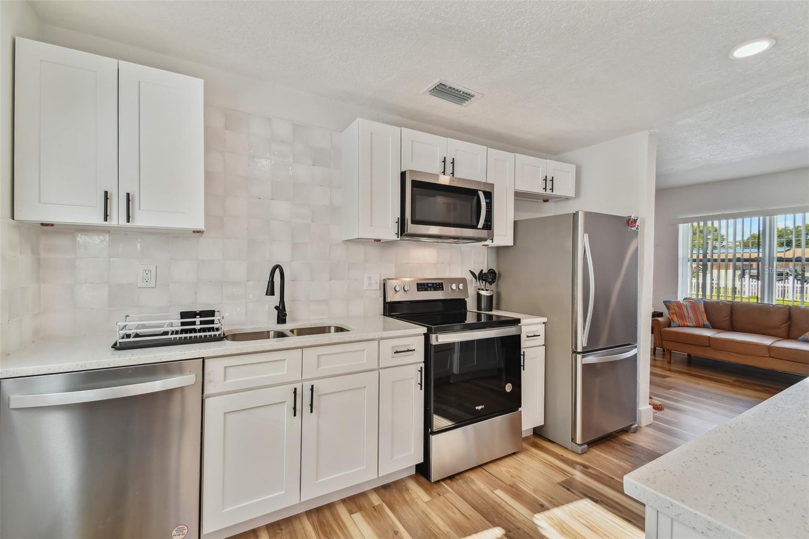 7508 N TAMPANIA AVE — photo 7