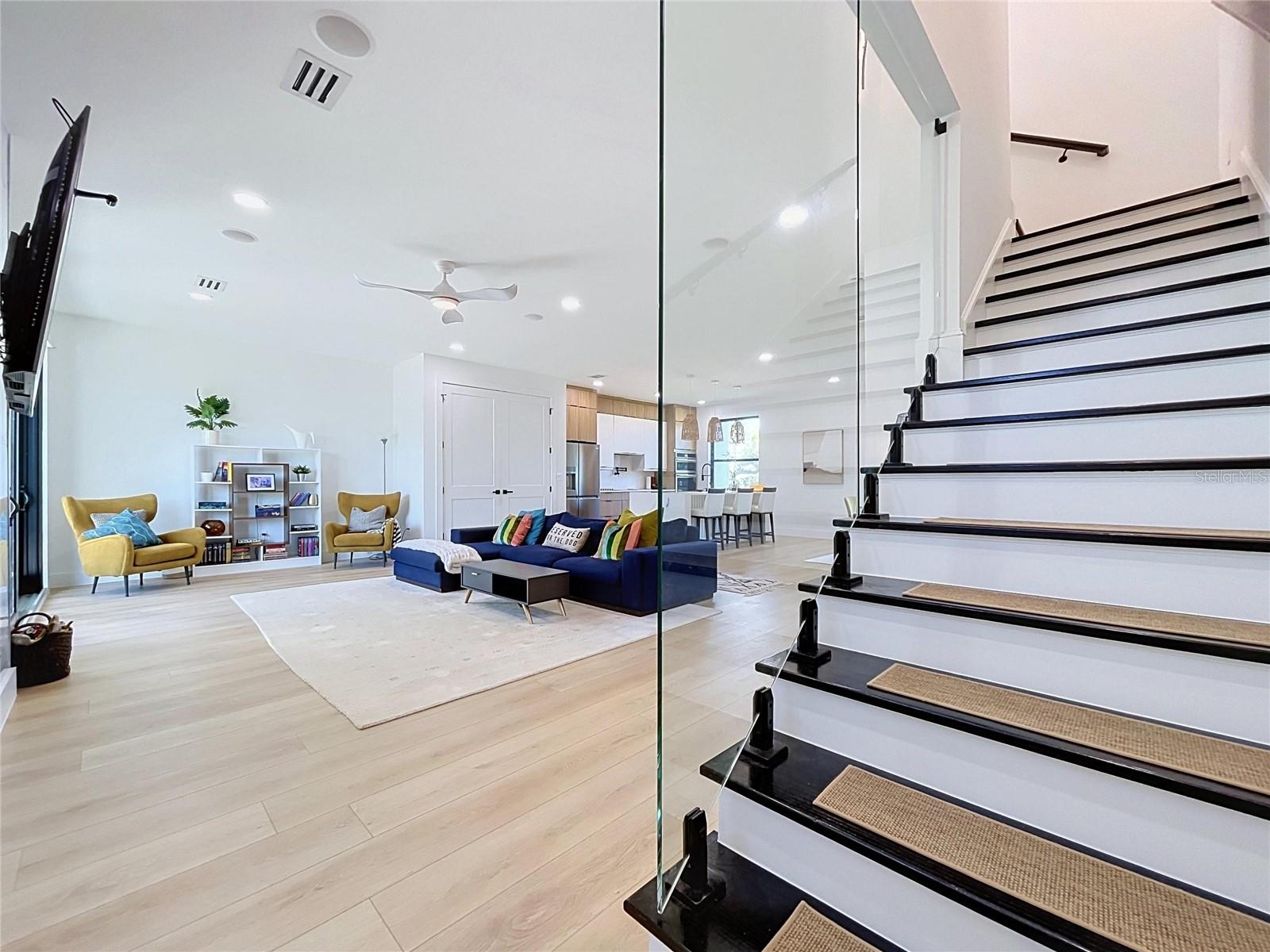 101 W WARREN AVE #3 — photo 4