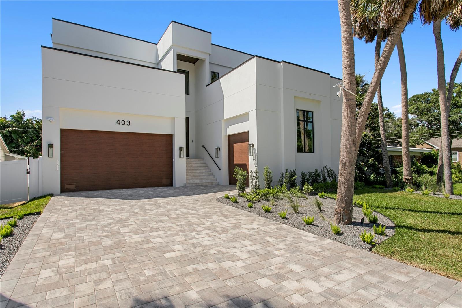 403 S BARBARA LN — photo 2