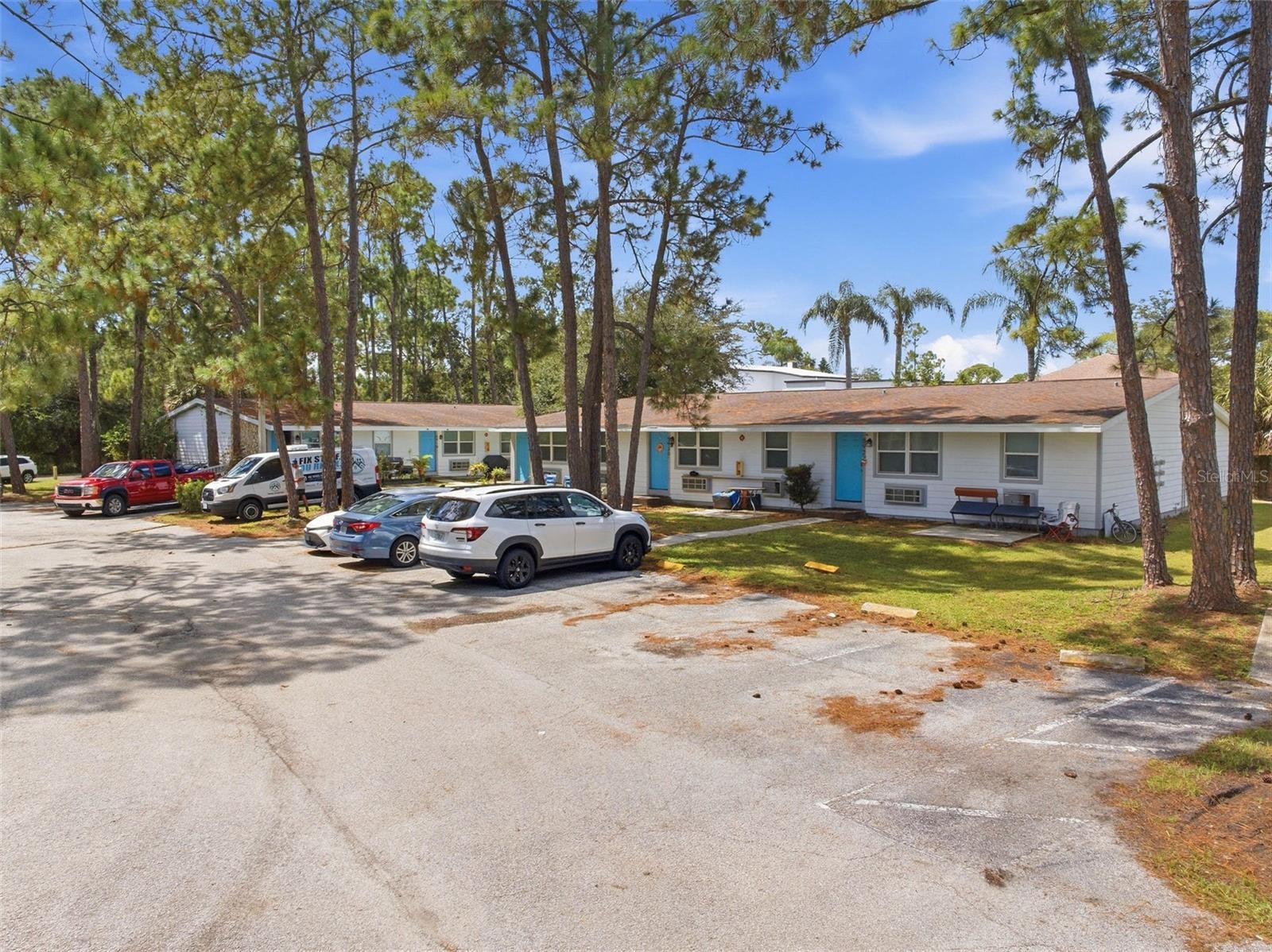 5901 BRYCE LN