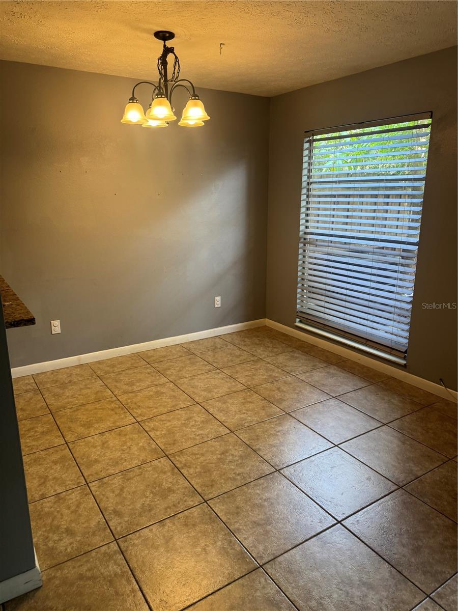 9459 FOREST HILLS CIR — photo 2