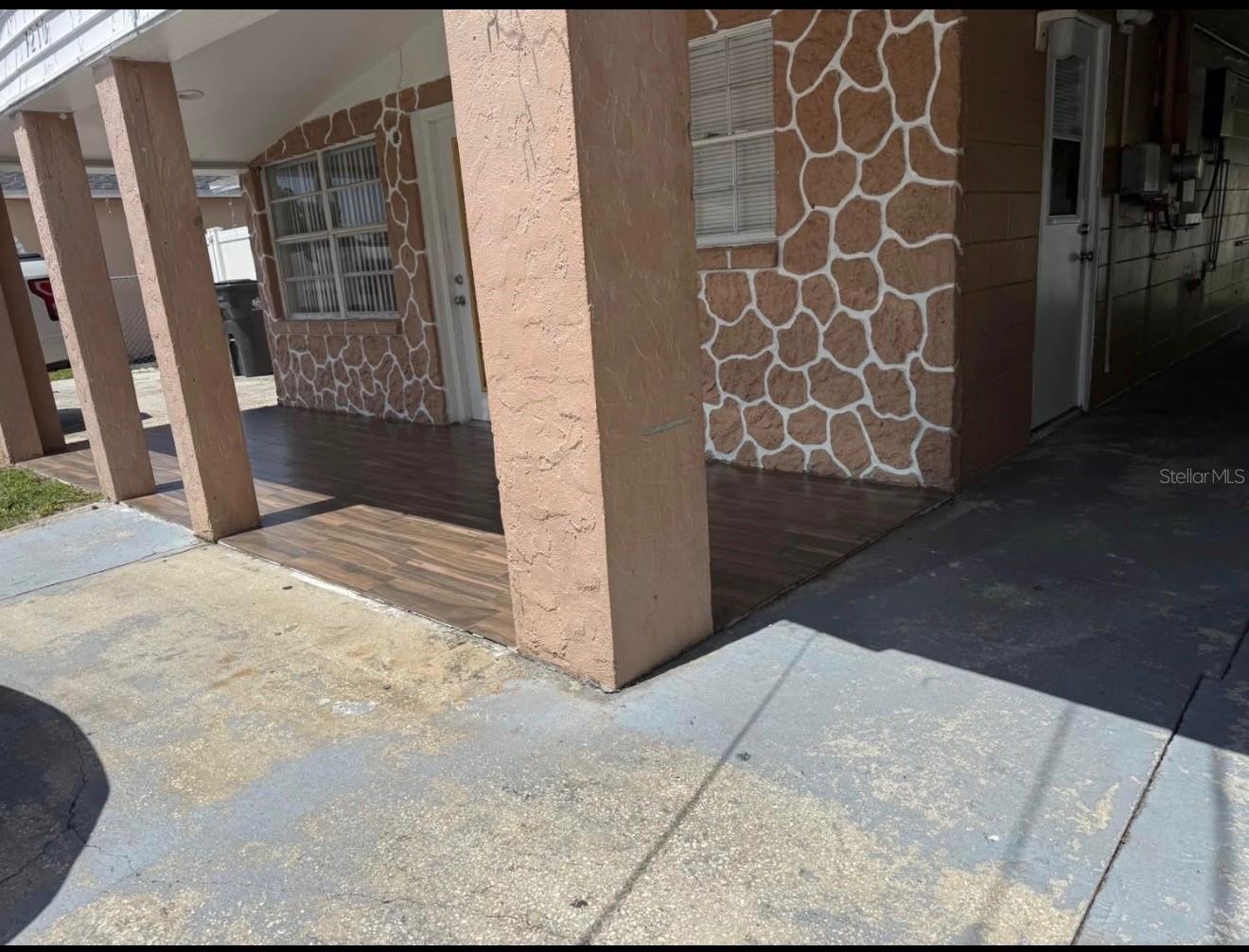 7210 N HUBERT AVE — photo 2