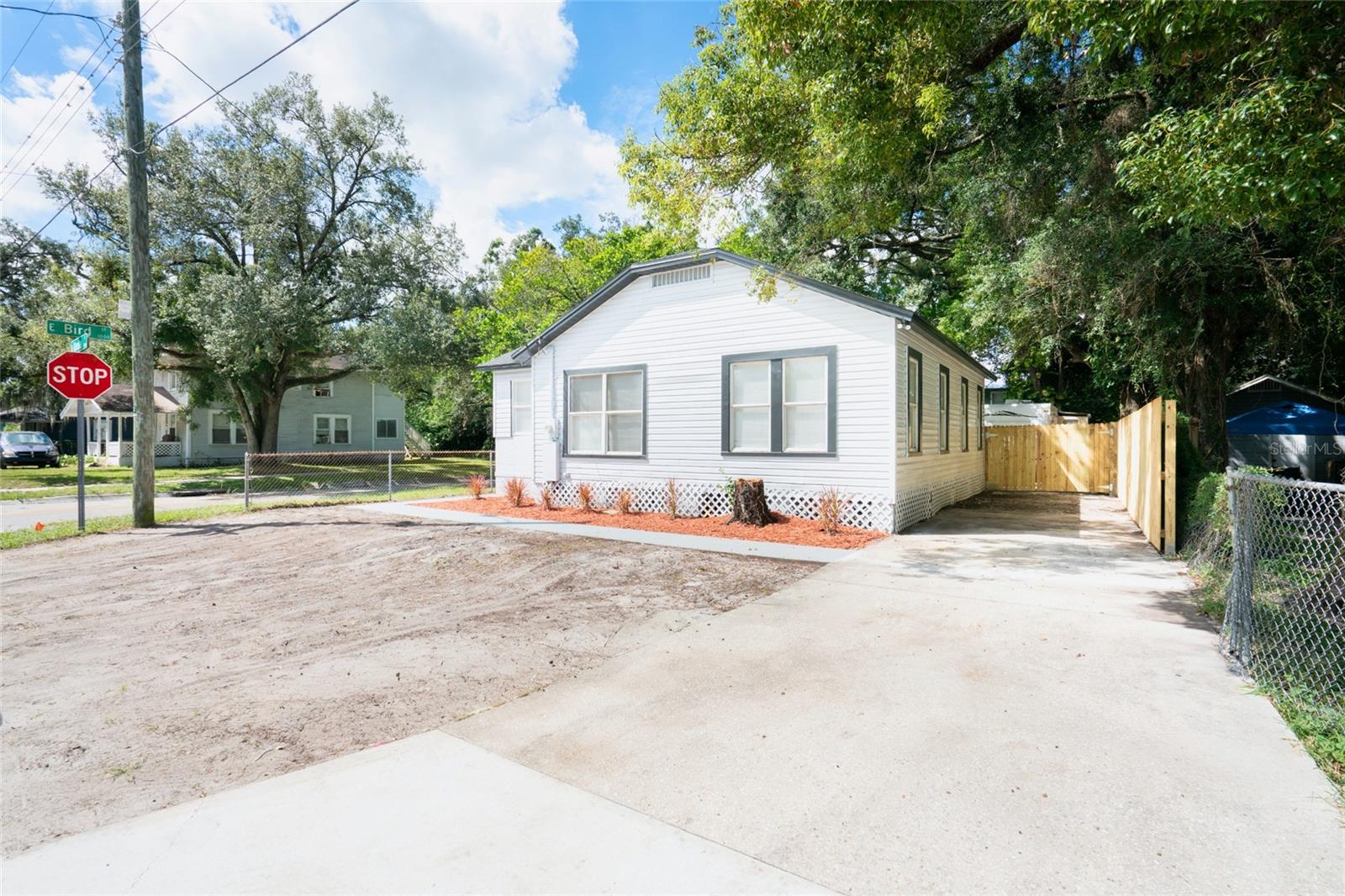 8202 N ALASKA ST — photo 2