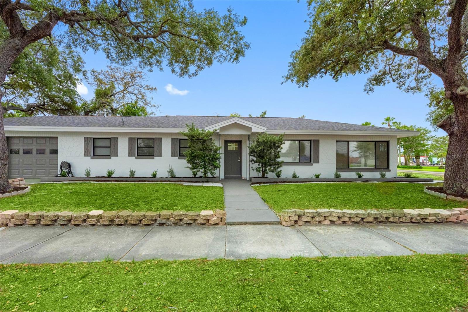 1005 APACHE TRL — photo 3