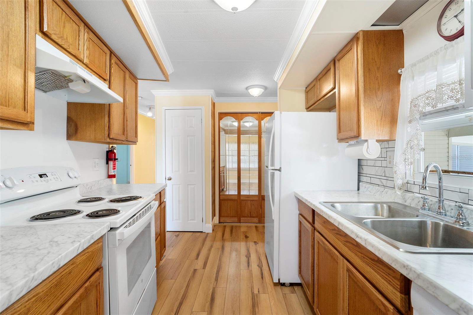 105 FLORENCE BLVD — photo 3
