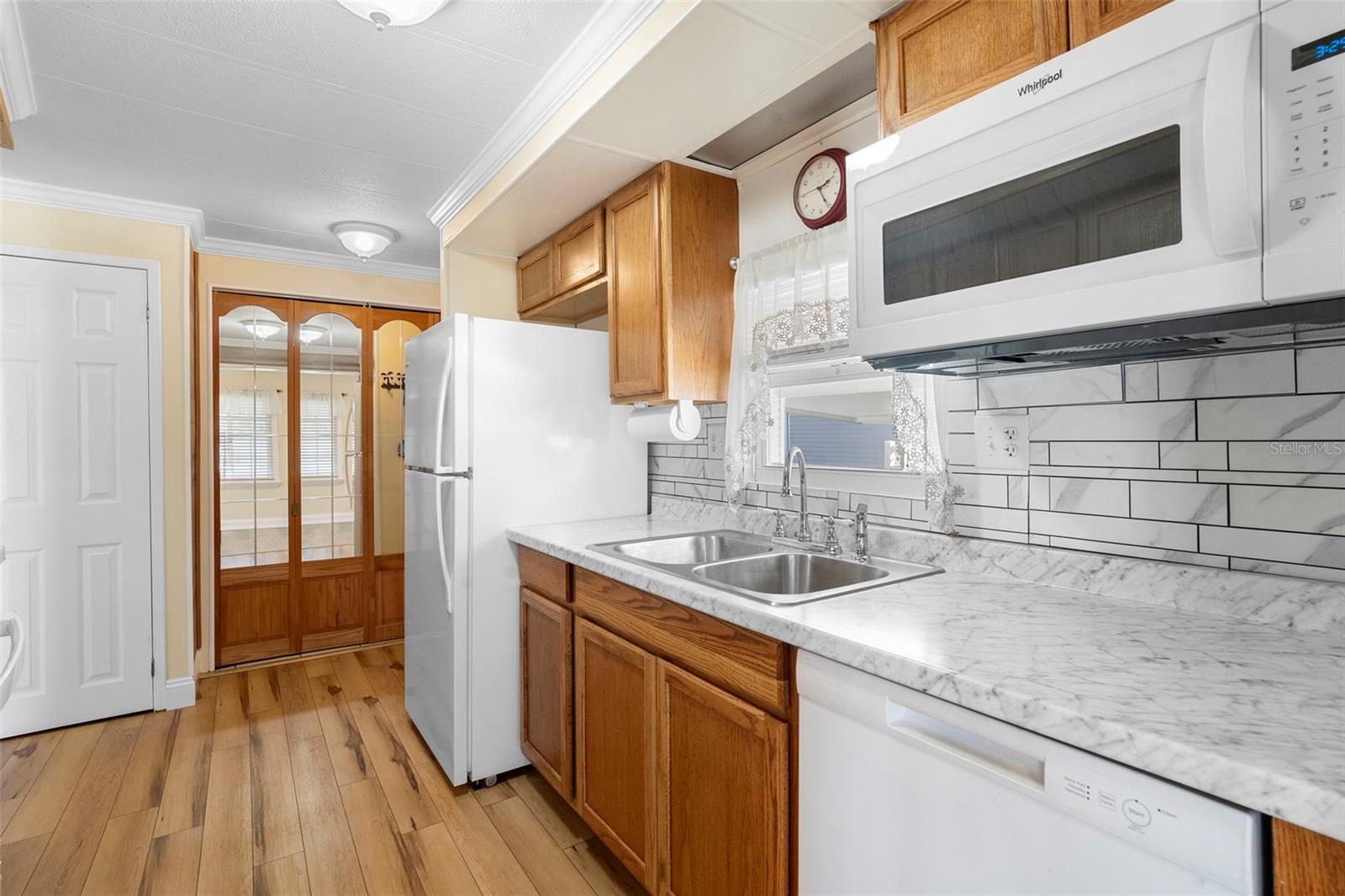 105 FLORENCE BLVD — photo 5
