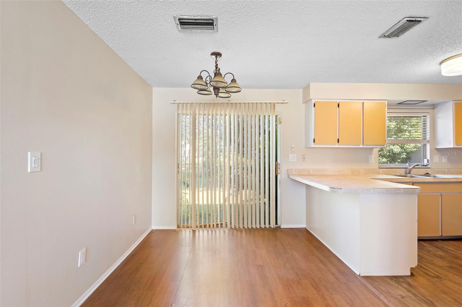 2373 FAIRGREN AVE — photo 12
