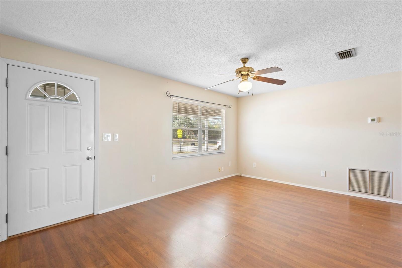 2373 FAIRGREN AVE — photo 5