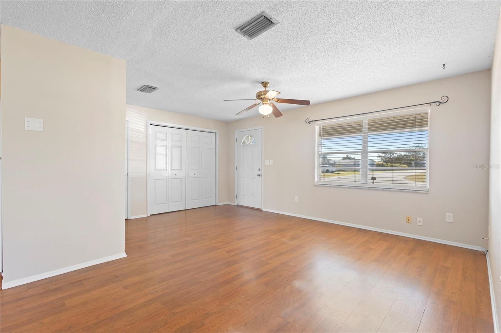 2373 FAIRGREN AVE — photo 6
