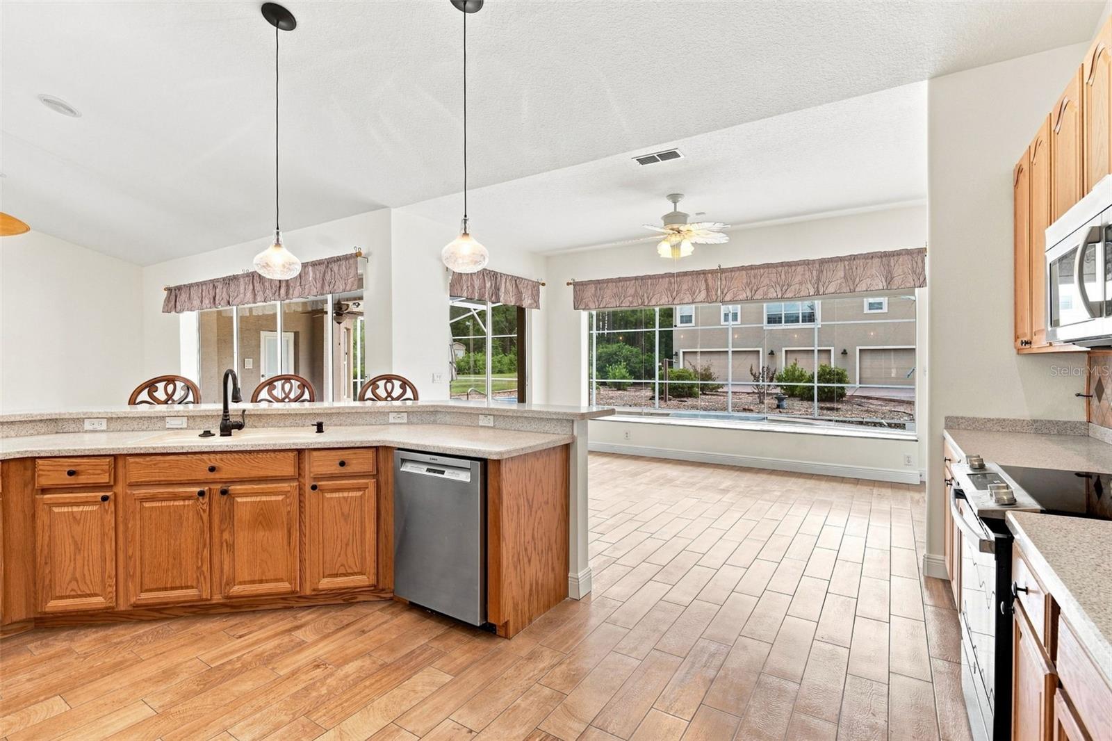 73 SANCTUARY AVE — photo 12