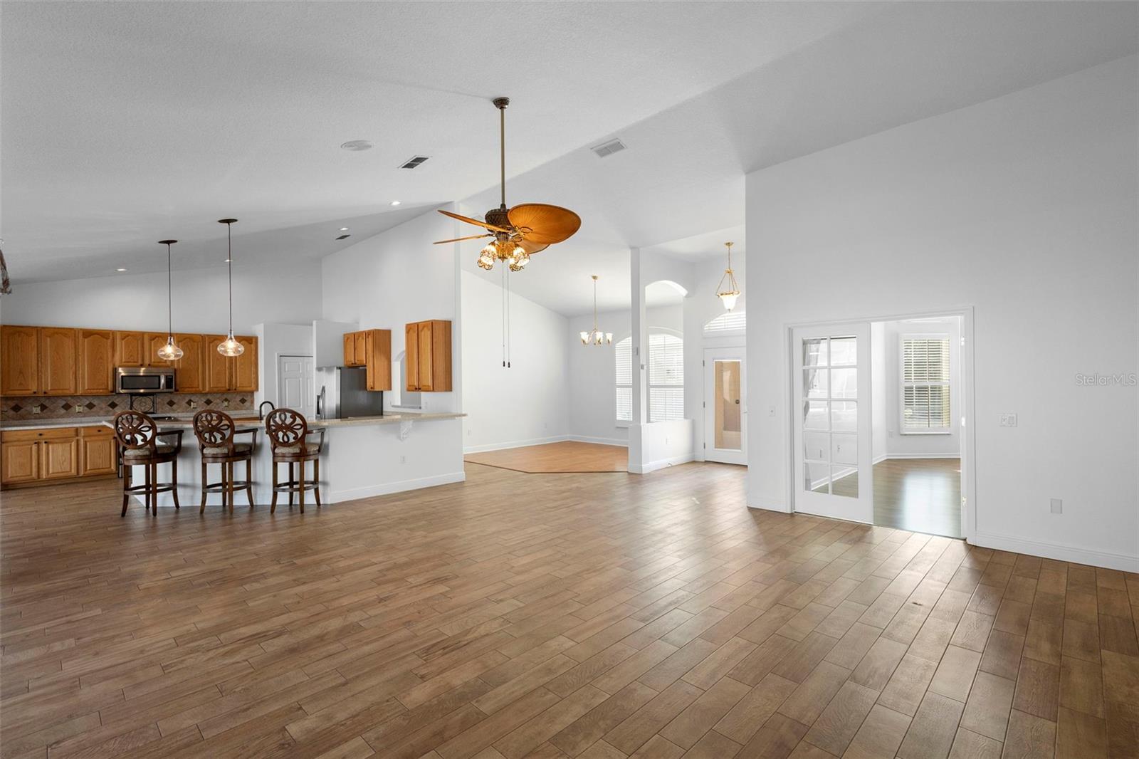 73 SANCTUARY AVE — photo 8