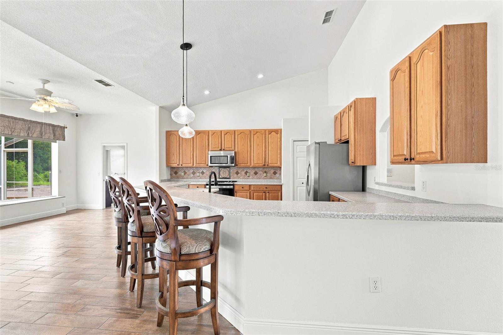 73 SANCTUARY AVE — photo 10
