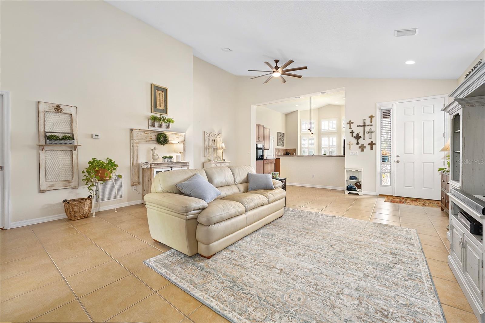 372 CHELSEA PLACE AVE — photo 9