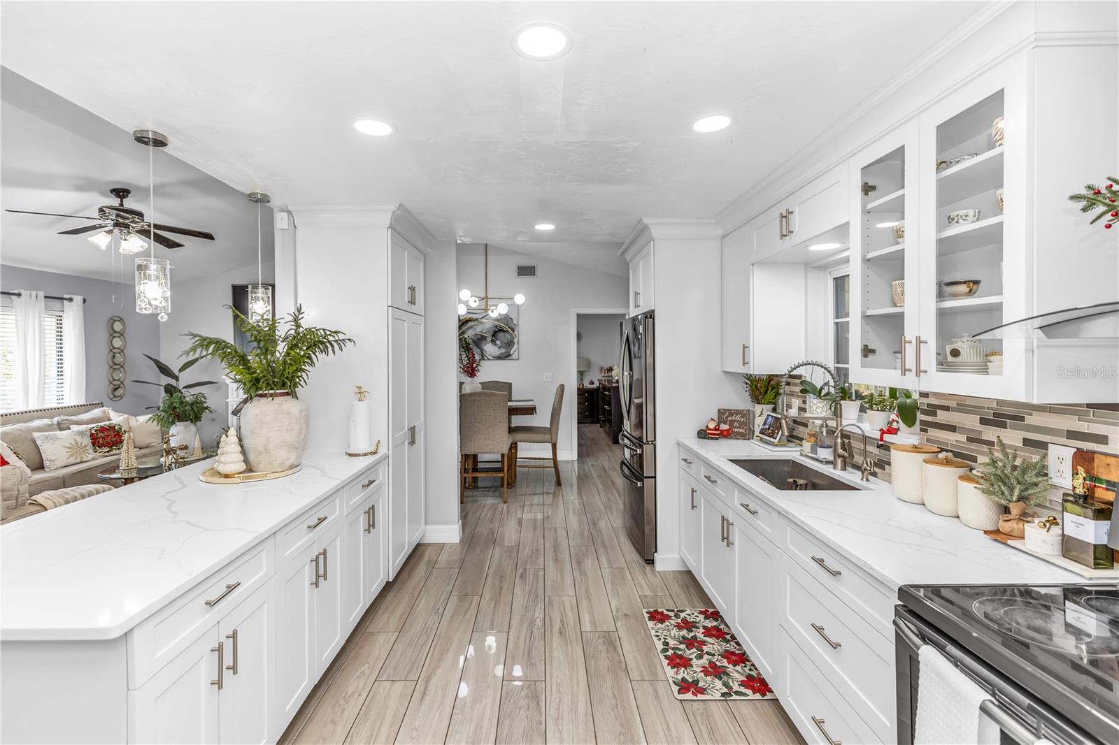 1390 SAN CARLOS AVE — photo 3
