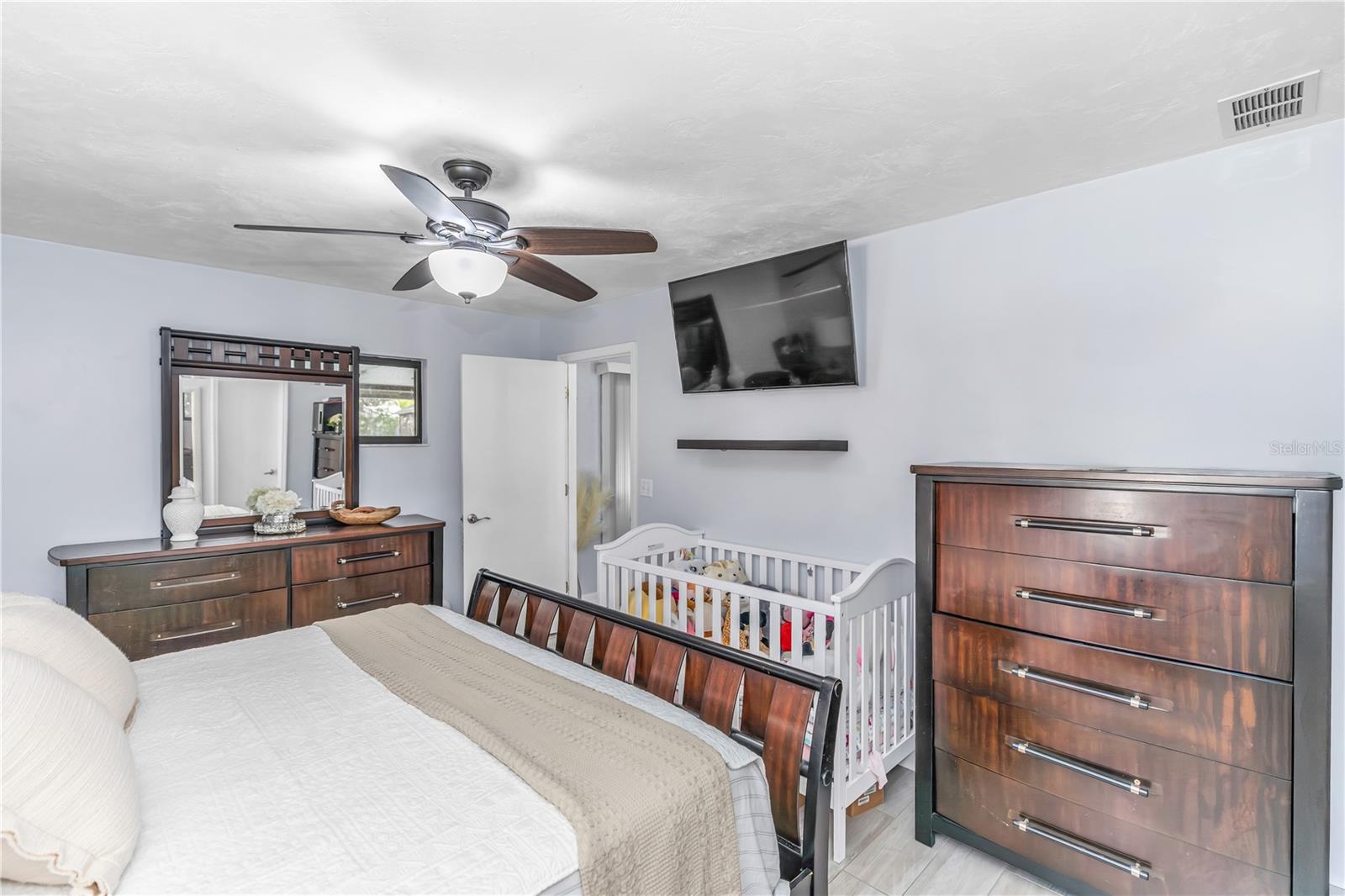 1390 SAN CARLOS AVE — photo 9