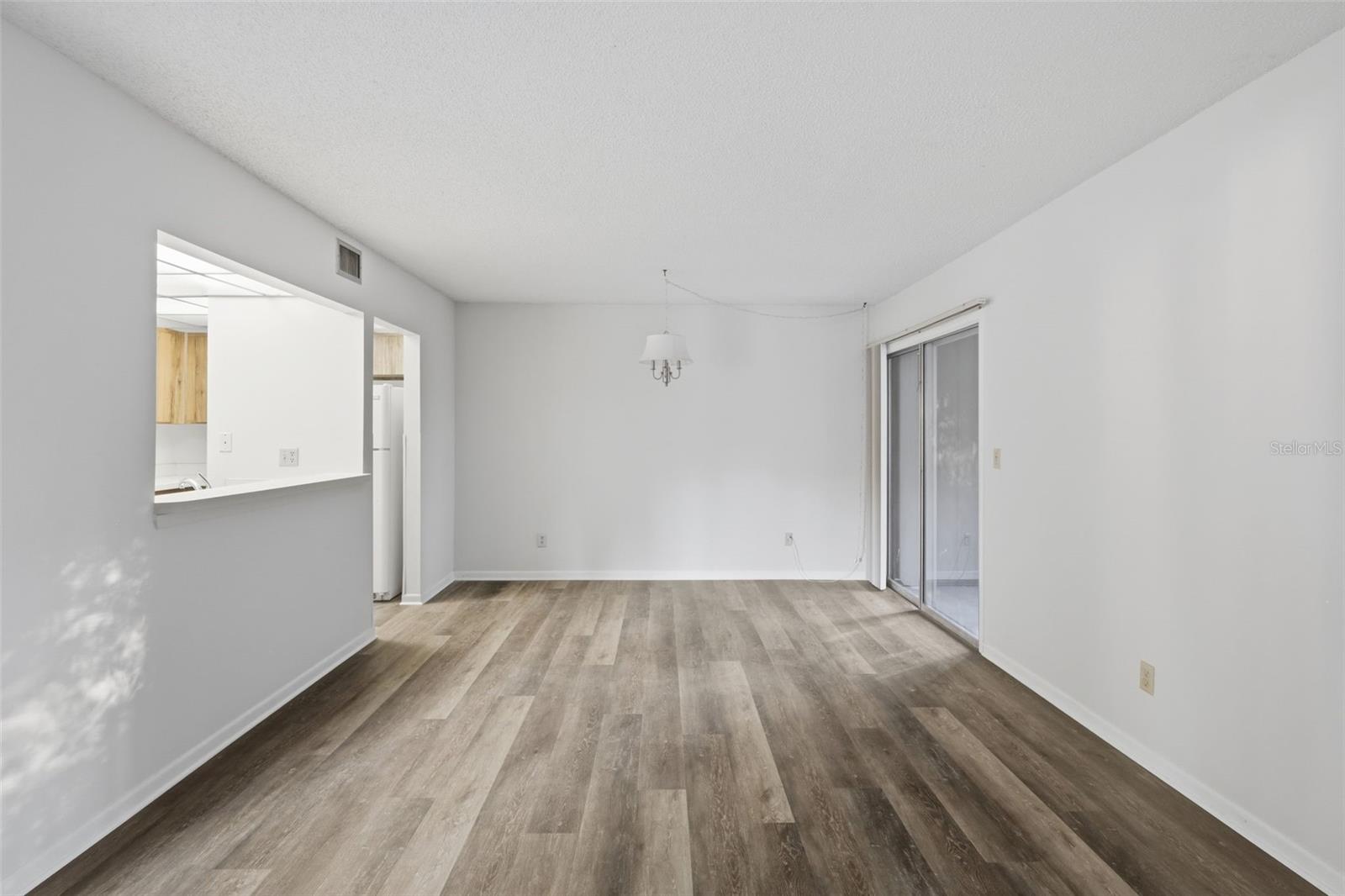 100 SWEETGUM WOODS CT #9B — photo 11