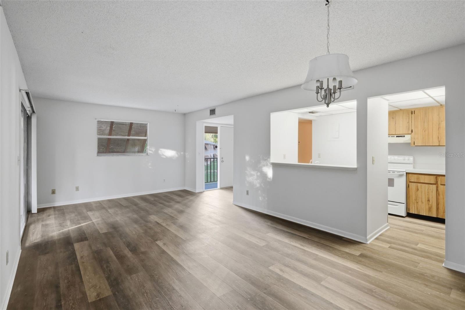 100 SWEETGUM WOODS CT #9B — photo 7
