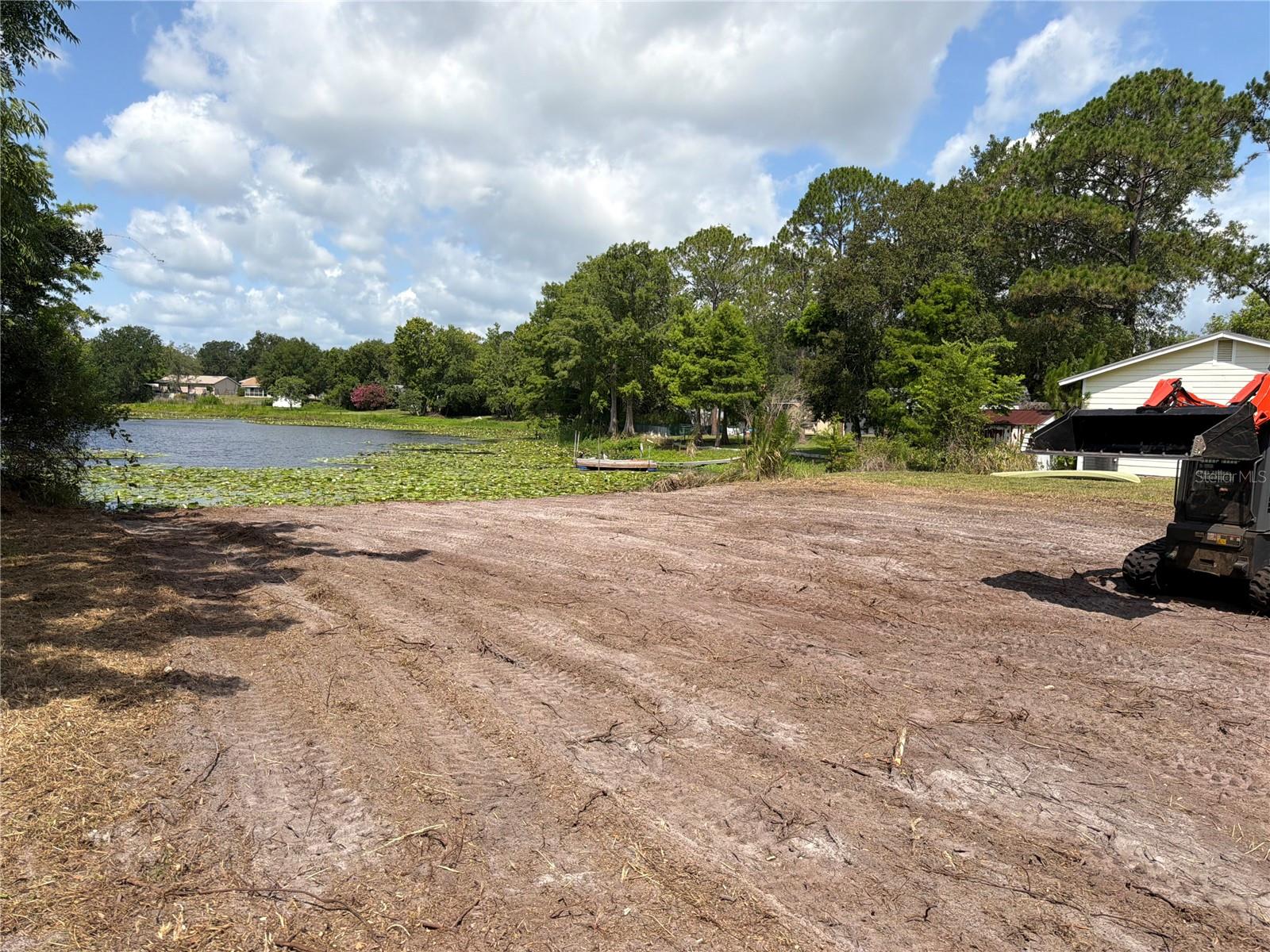 257 LAKE LN — photo 3