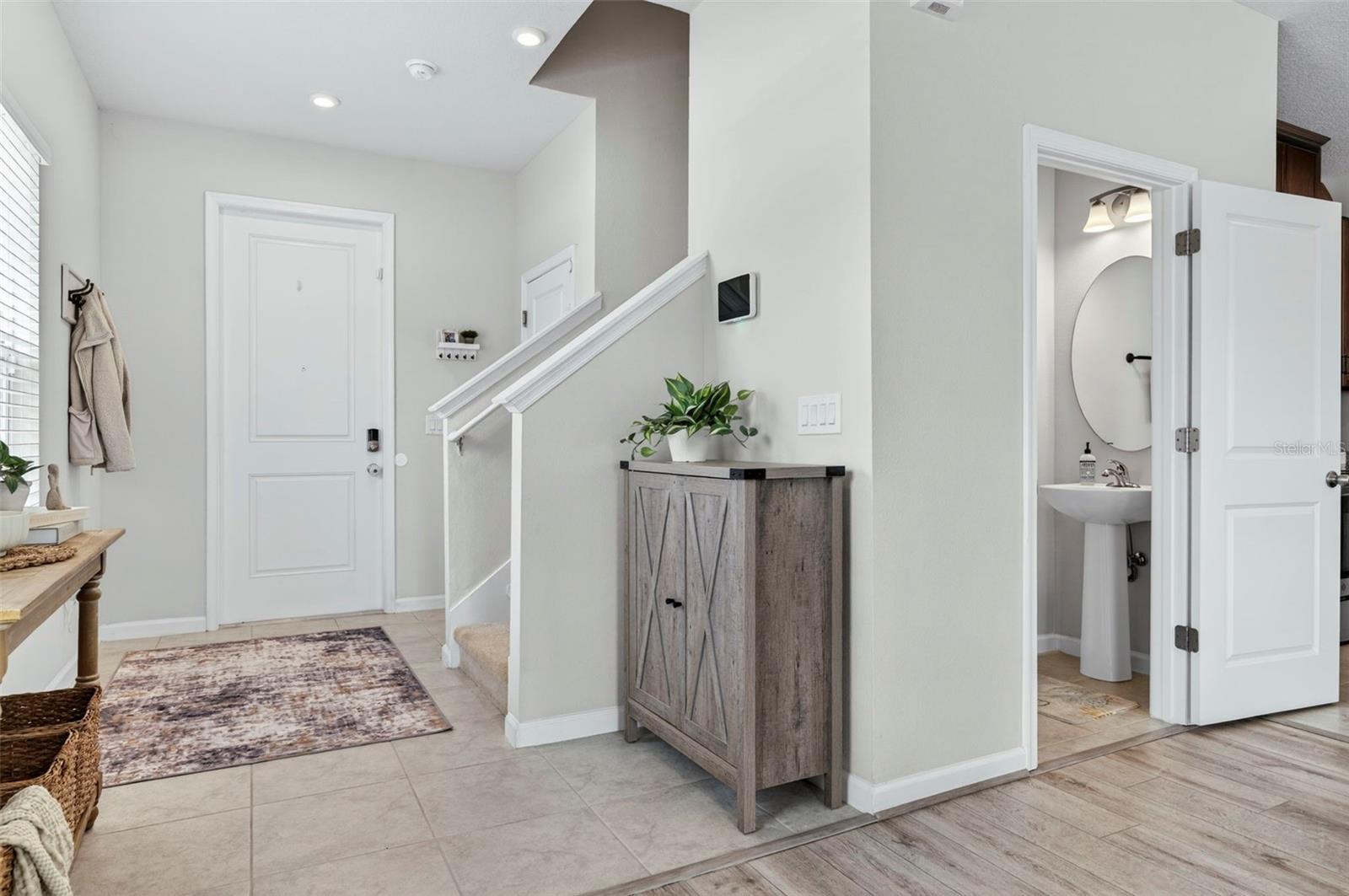 381 CRESTWIND DR — photo 4