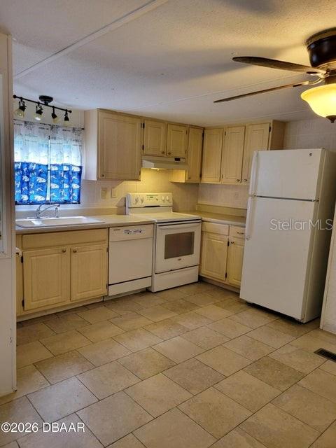 324 N JANICE LN — photo 8