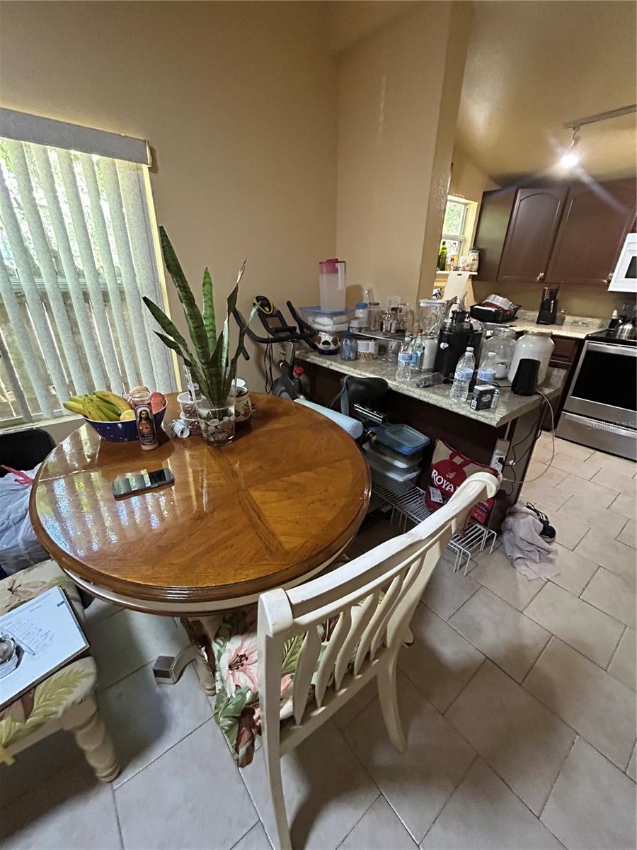 629 HOLMES AVE — photo 11