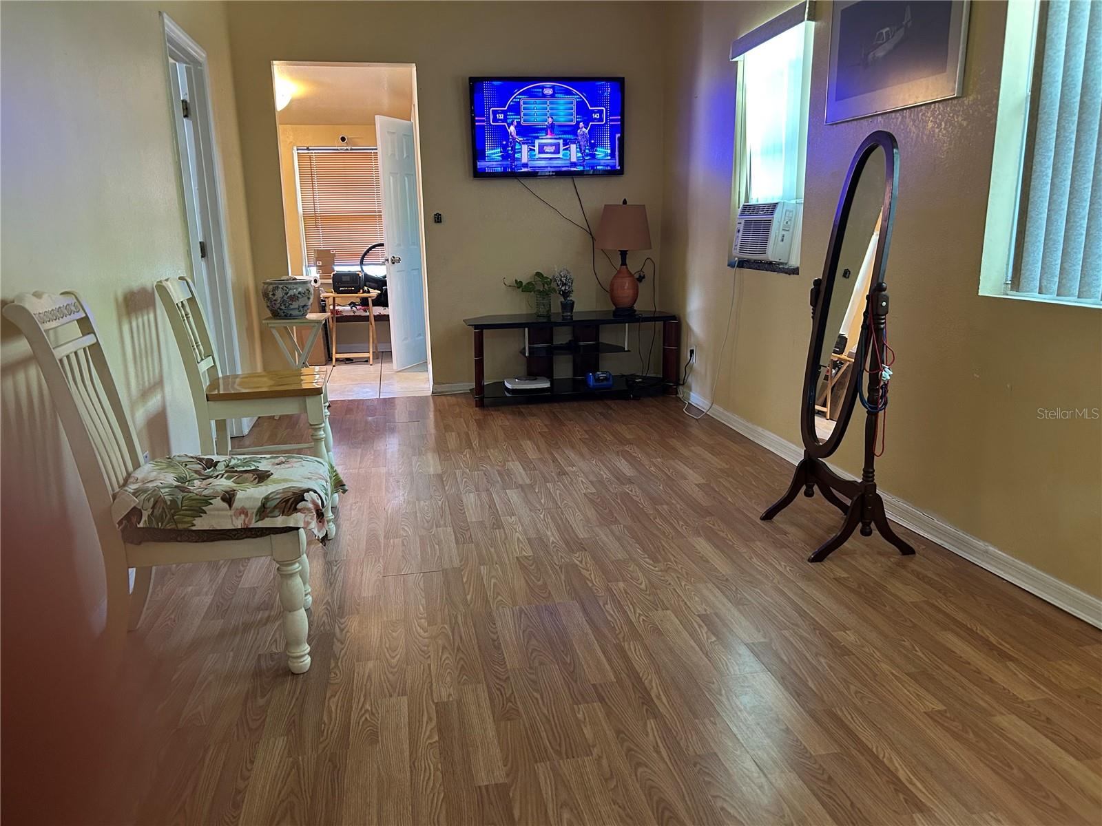 629 HOLMES AVE — photo 6