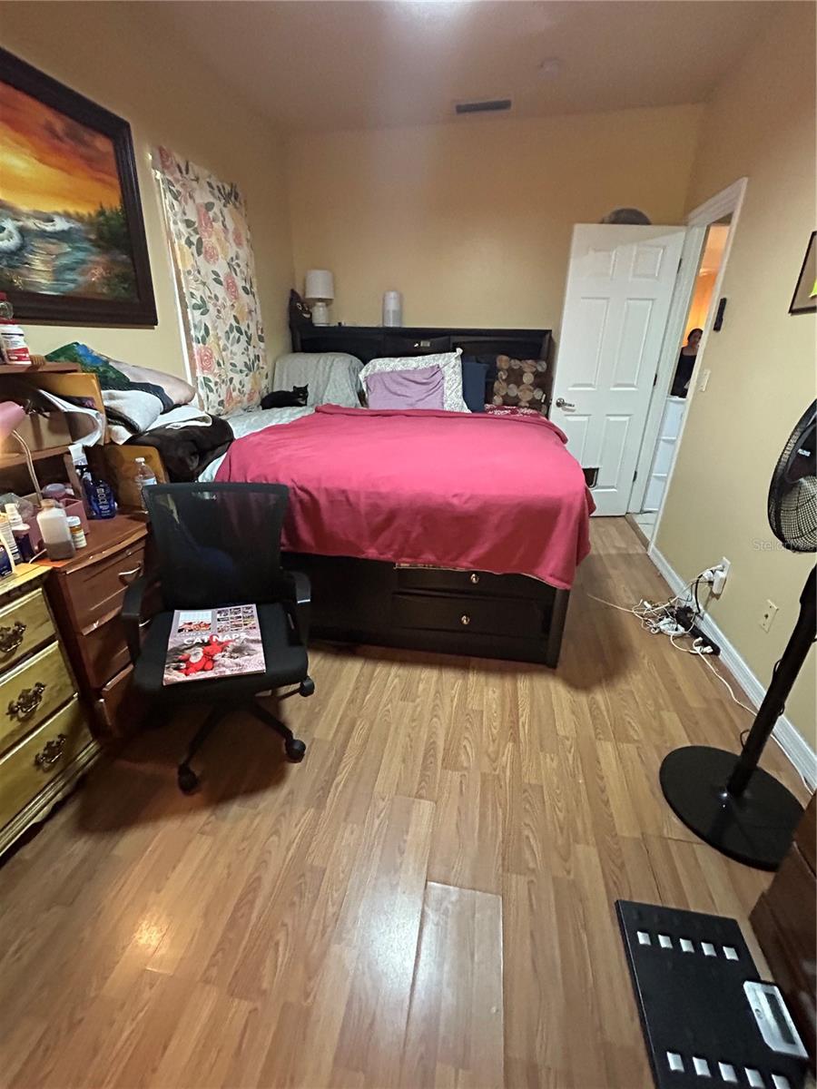 629 HOLMES AVE — photo 8
