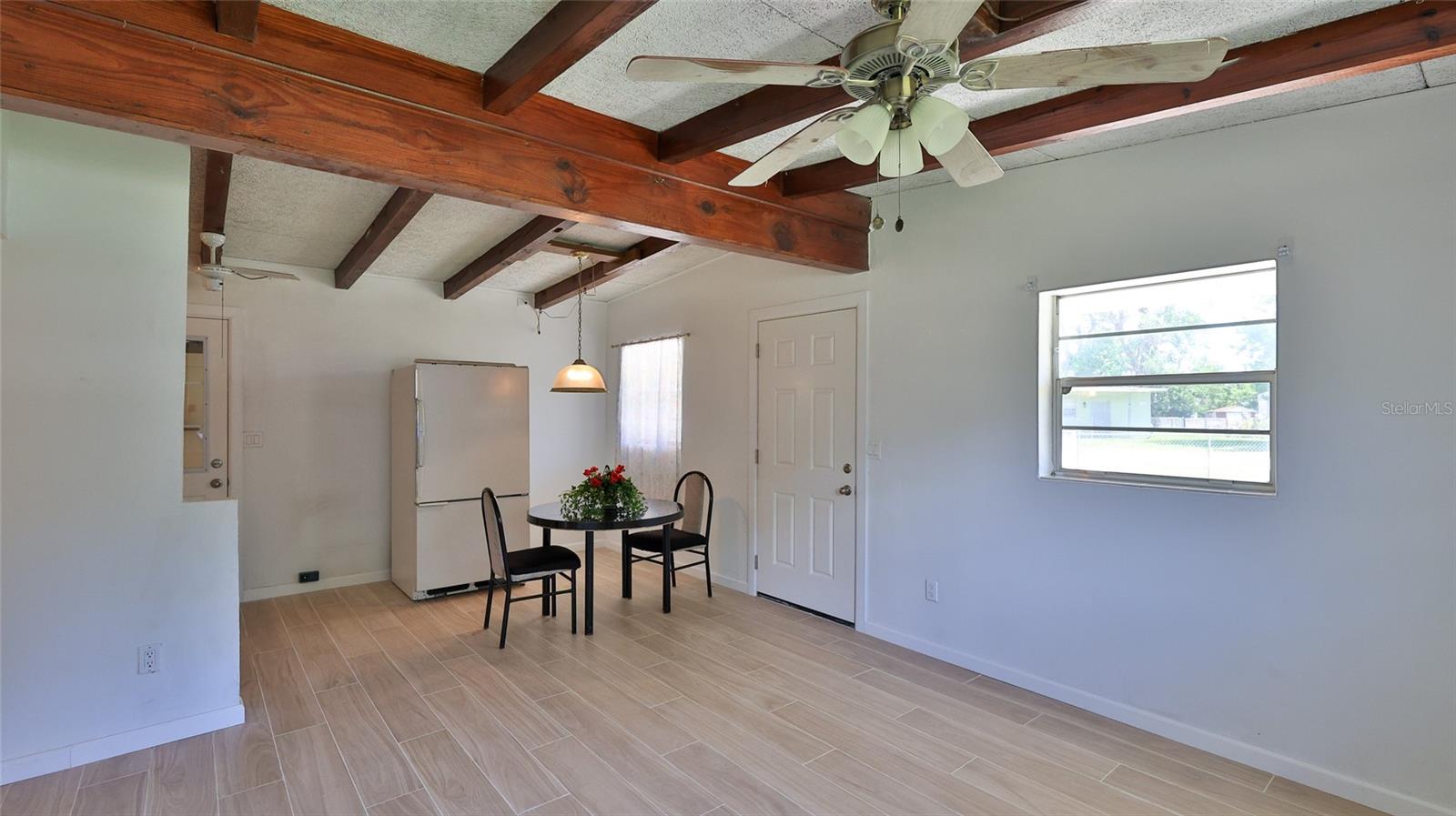 536 DOROTHY AVE — photo 9