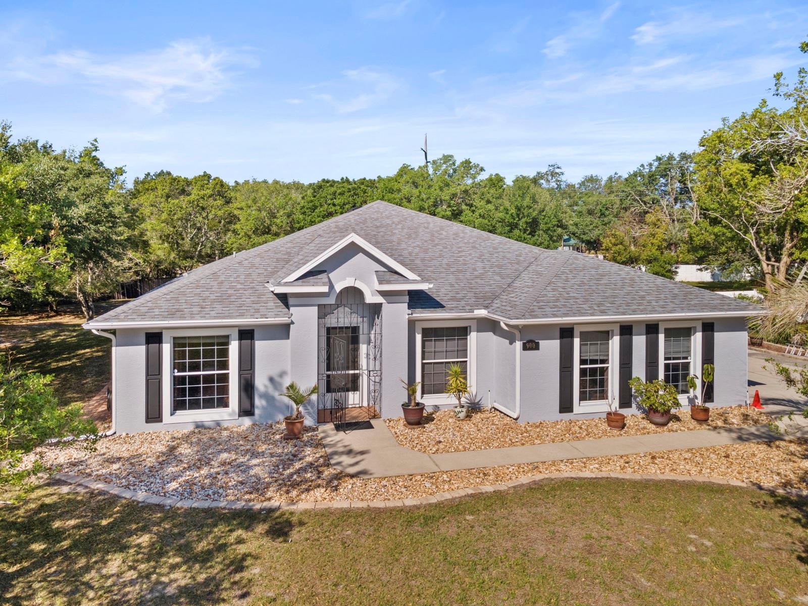 900 BLANEY CT