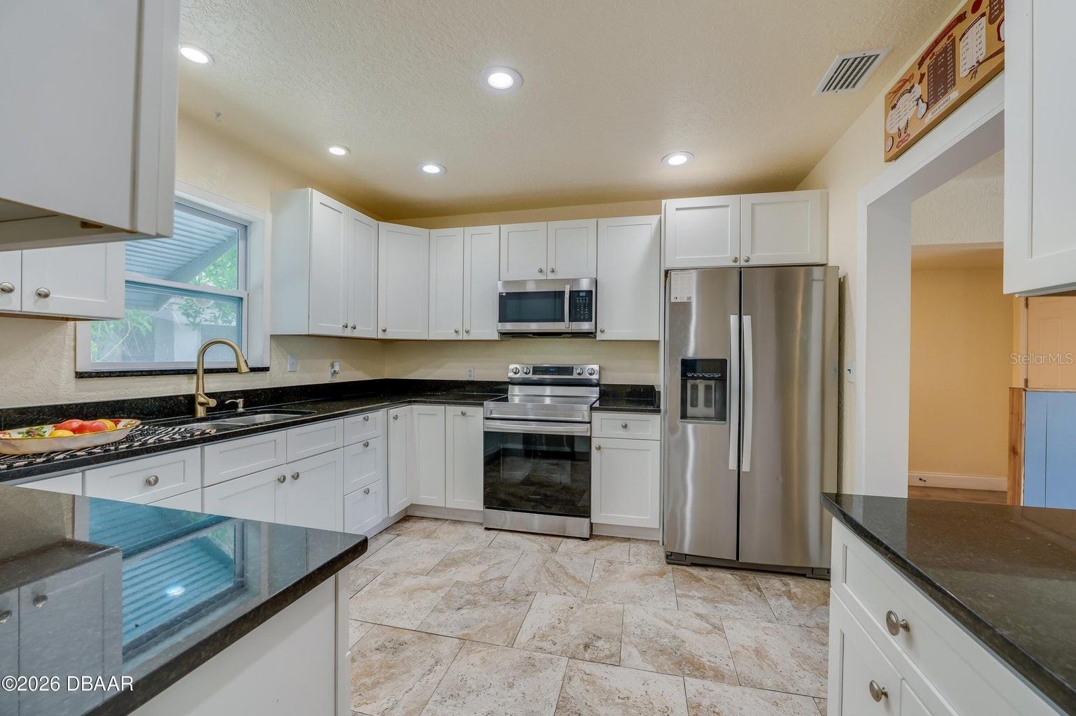 243 N PENINSULA DR — photo 10