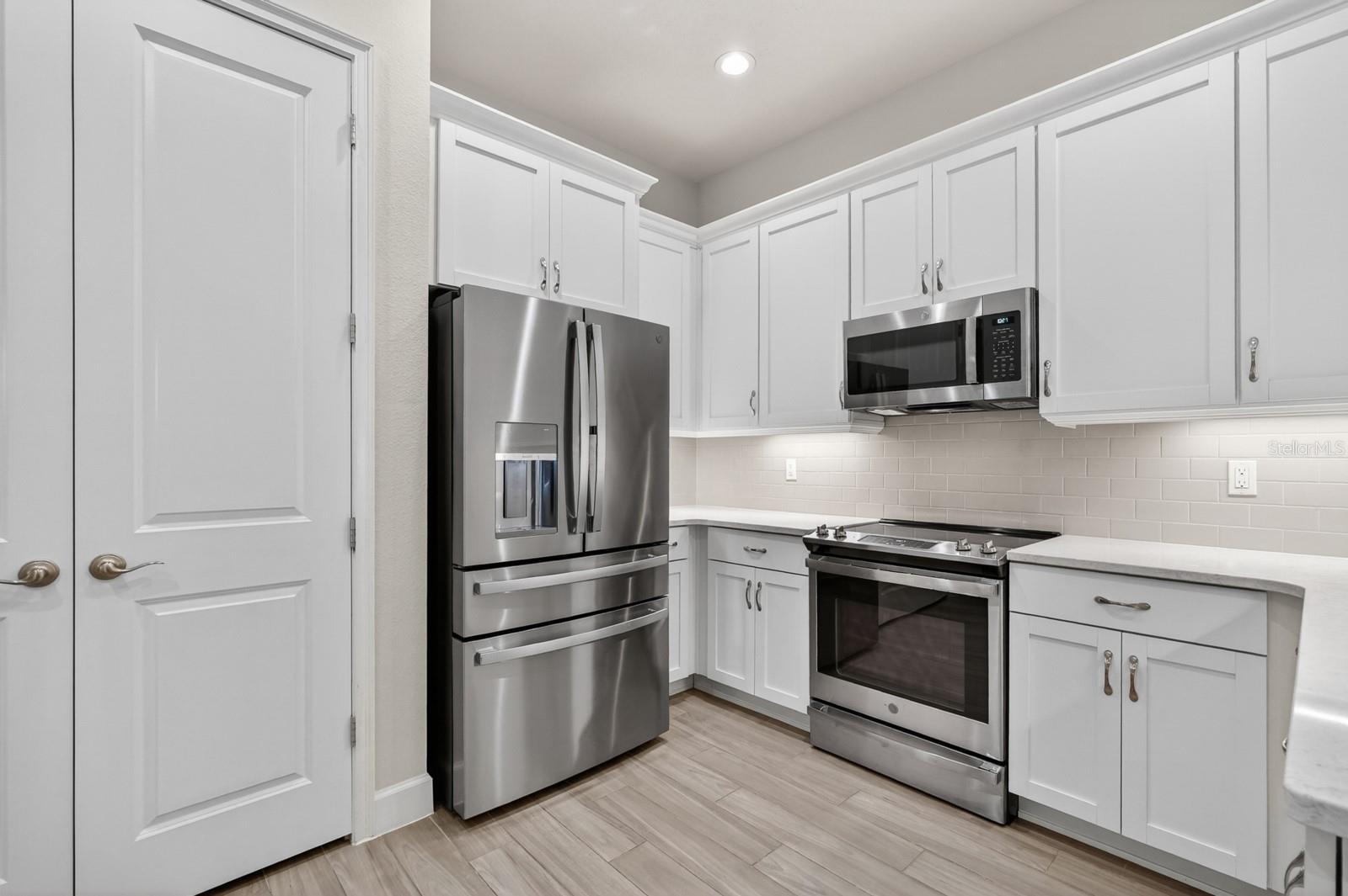 20 LONGRIDGE LN — photo 11