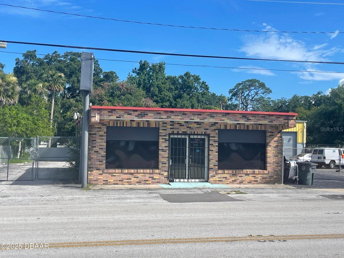 833 MASON AVE — photo 9