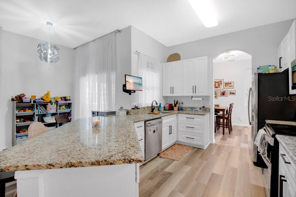 213 BRUSHCREEK DR — photo 8