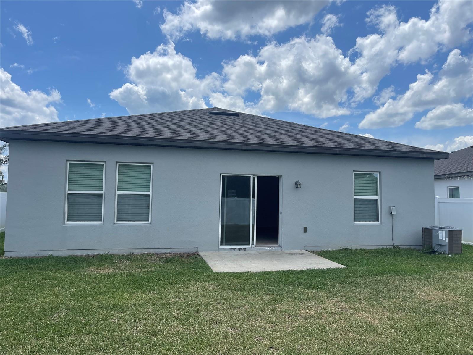 2858 NEVERLAND DR — photo 2