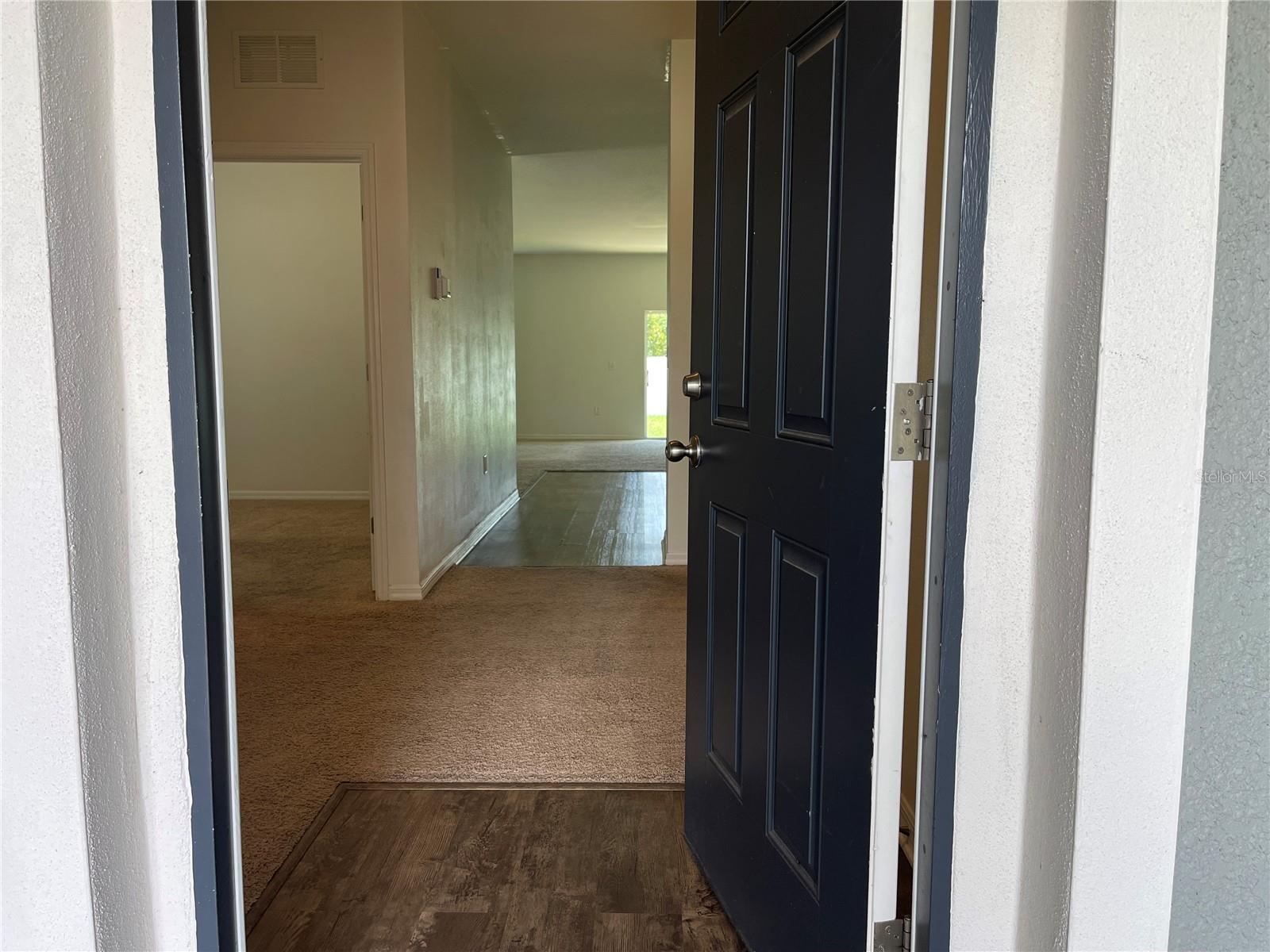 2858 NEVERLAND DR — photo 3