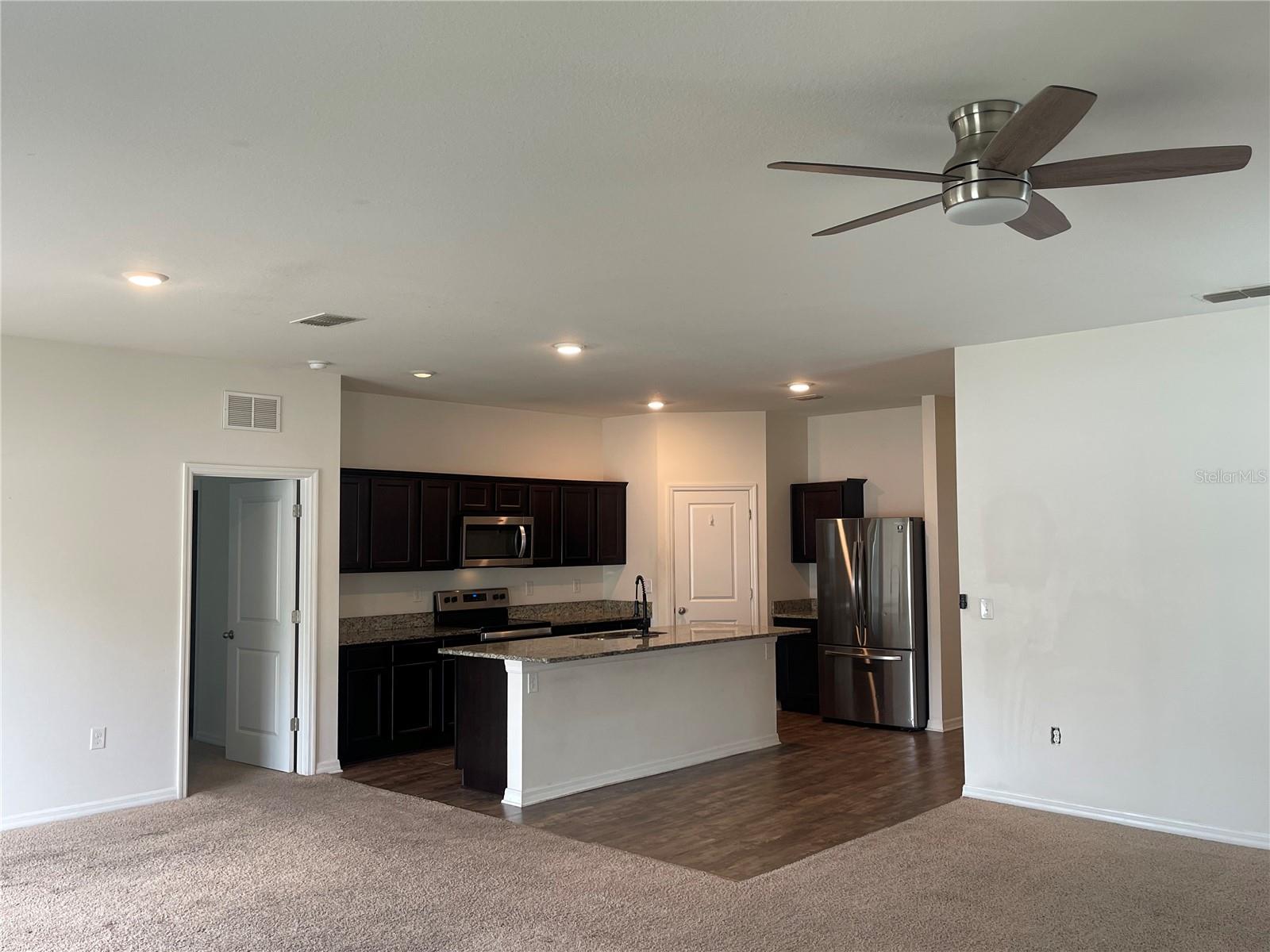 2858 NEVERLAND DR — photo 5