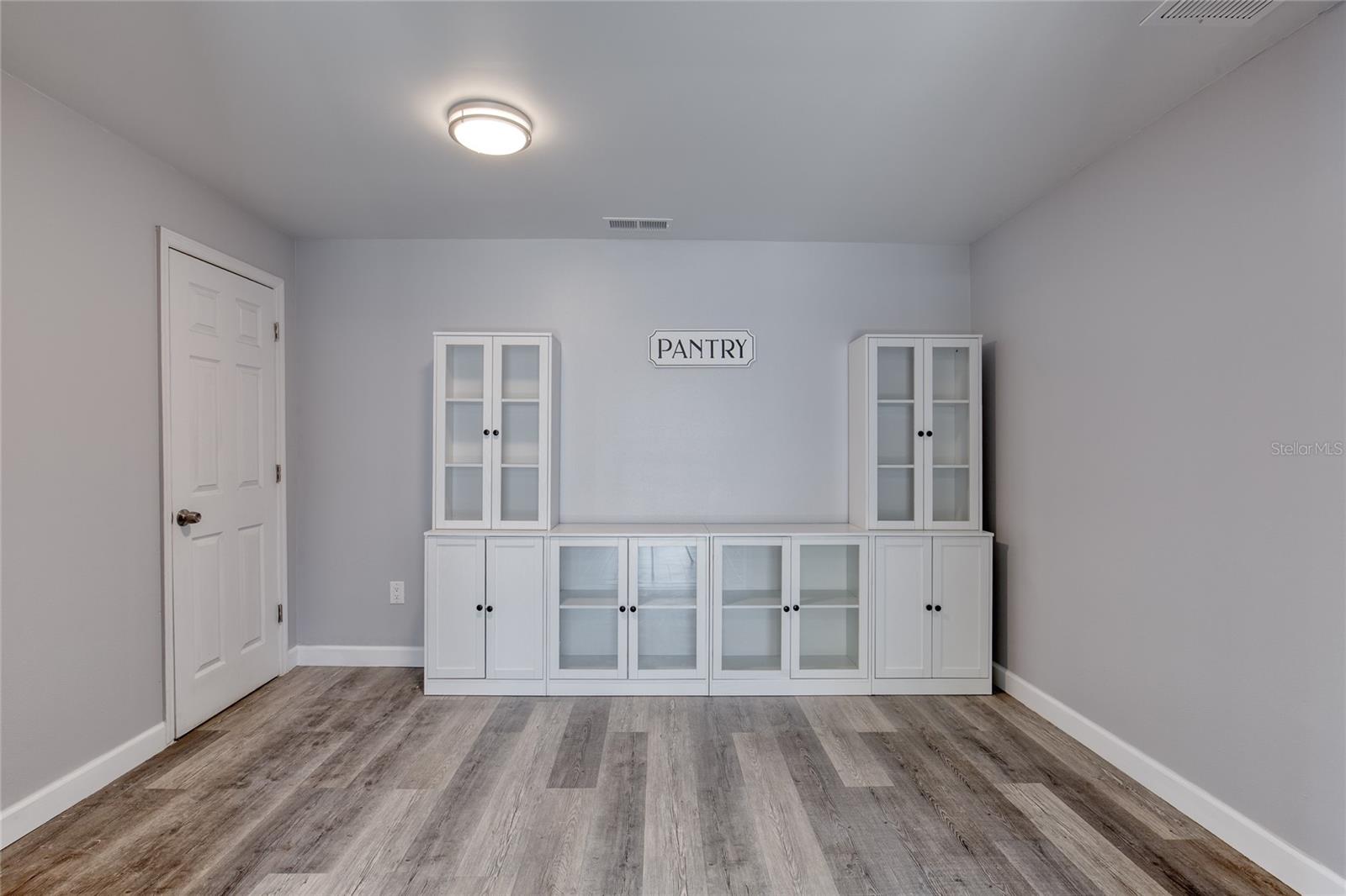 732 AVONDALE AVE — photo 12